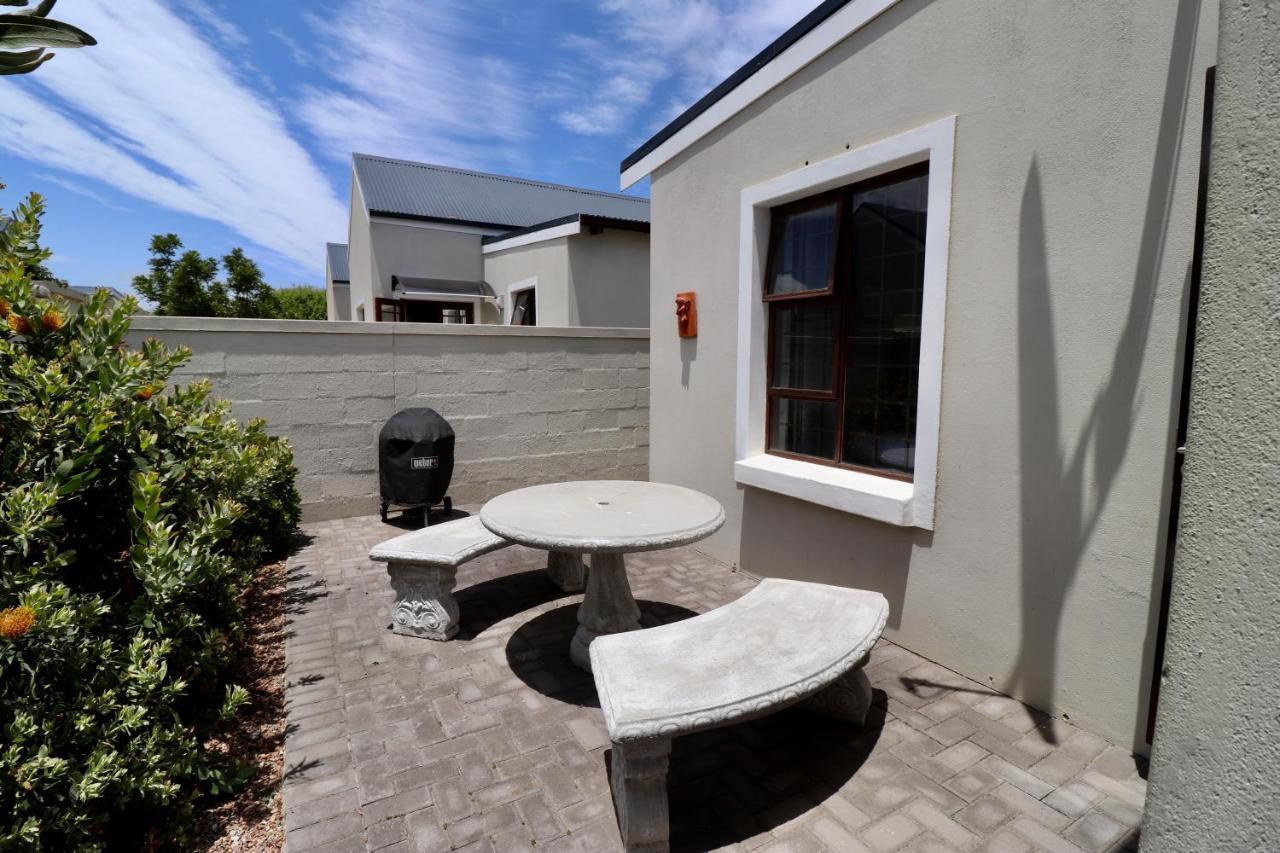 Carole'S Cottage Hermanus Exterior photo